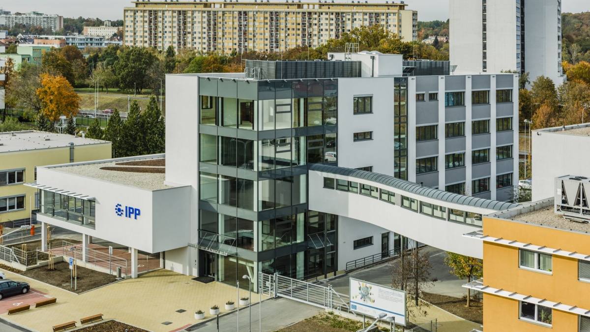Administrativní budova (Nová hlavní budova Ústavu fyziky plazmatu AV ČR)